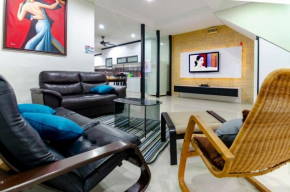Pet-Friendly 3BR Home Spacious & Free Parking